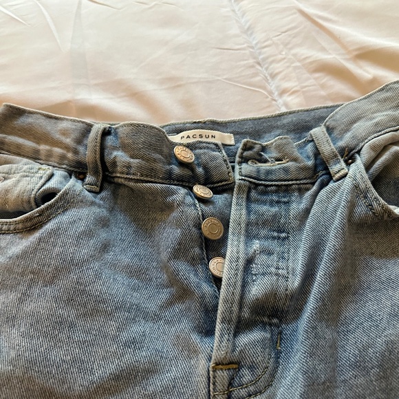 Jeans - Picture 2 of 3